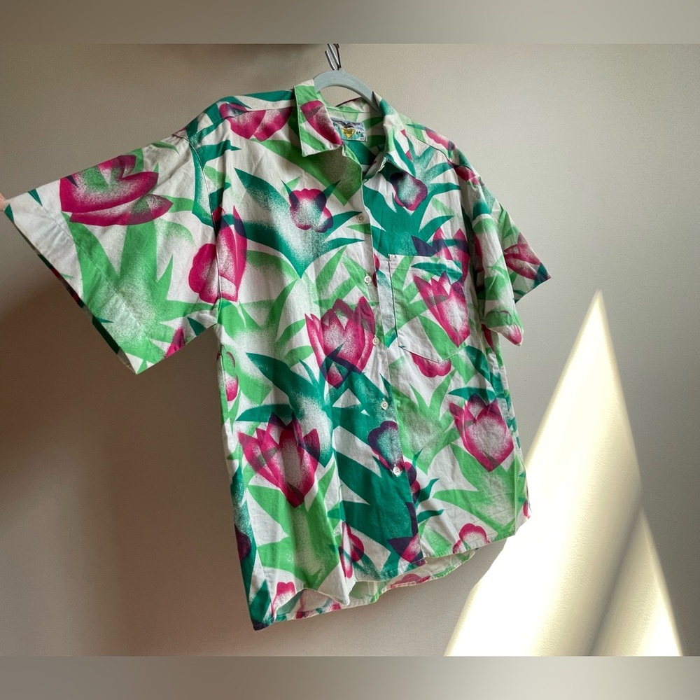 Newman Vintage Button Up Shirt Size 42/Large